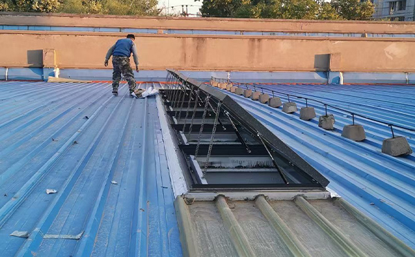 某区域性物流仓储中心合阳排烟窗系统安装项目