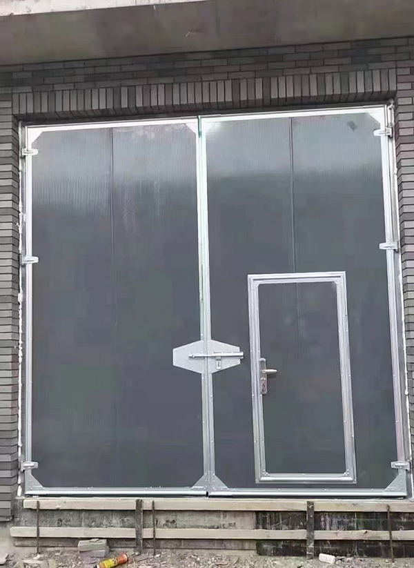 合阳工业平开门在大型设备制造车间的应用实例