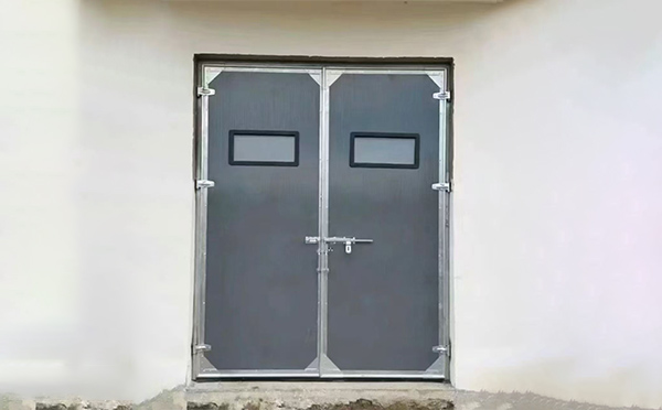 合阳工业门在高温作业区域的运行表现